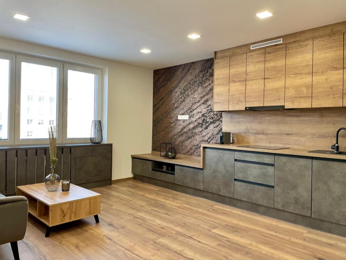 Luxusni Nove Zrekonstruovany Apartman 2Kk - 47M2 - Ostrava Centrum Luaran gambar